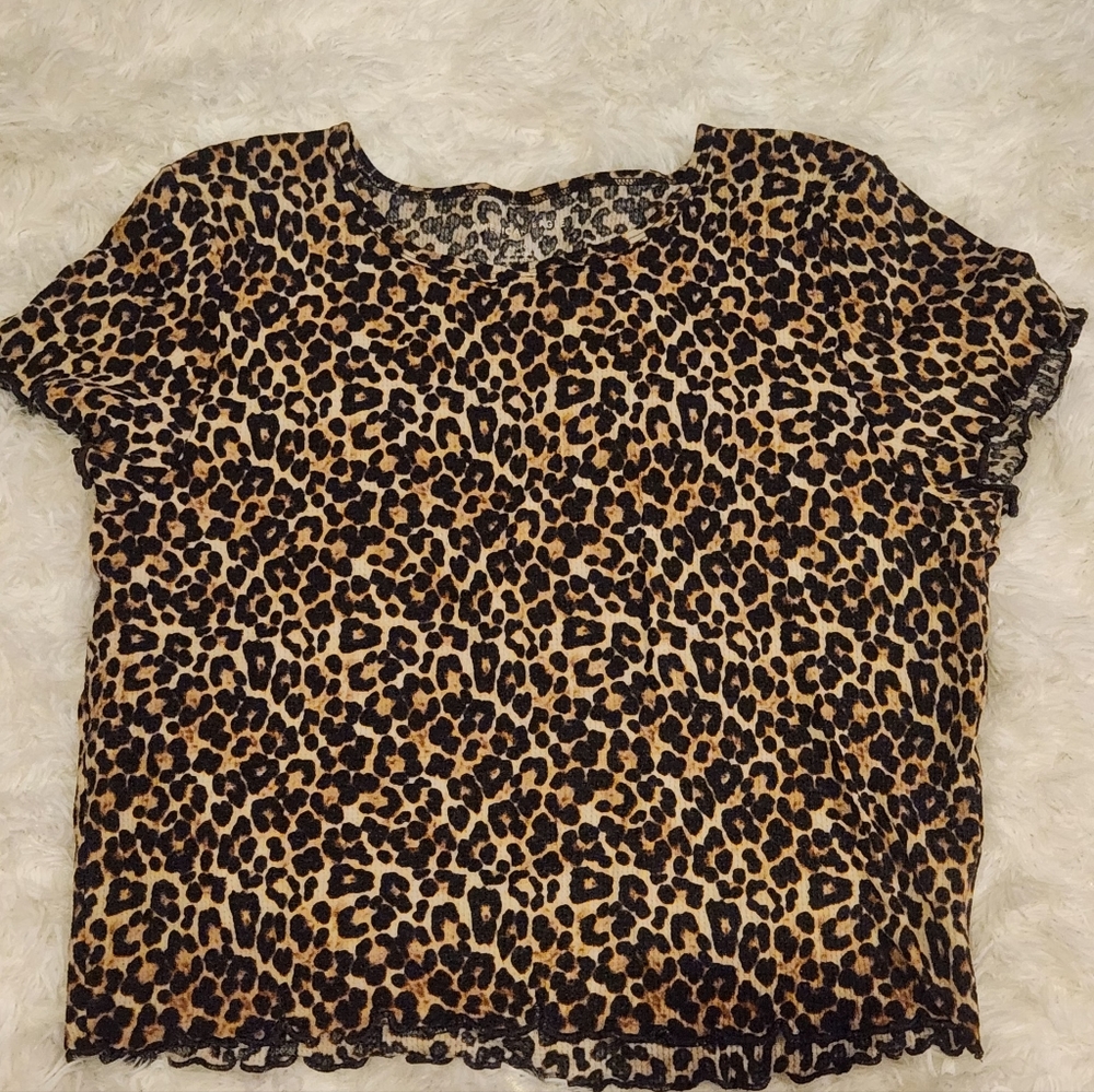 Stretchy Ribbed Leopard Print American Eagle Top Size Large